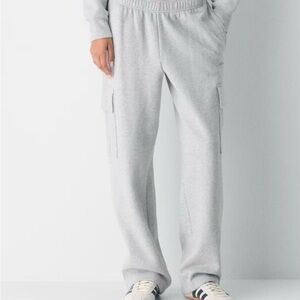 NWT Aritzia TNA Light Gray Cargo Mega Sweatpants - size M